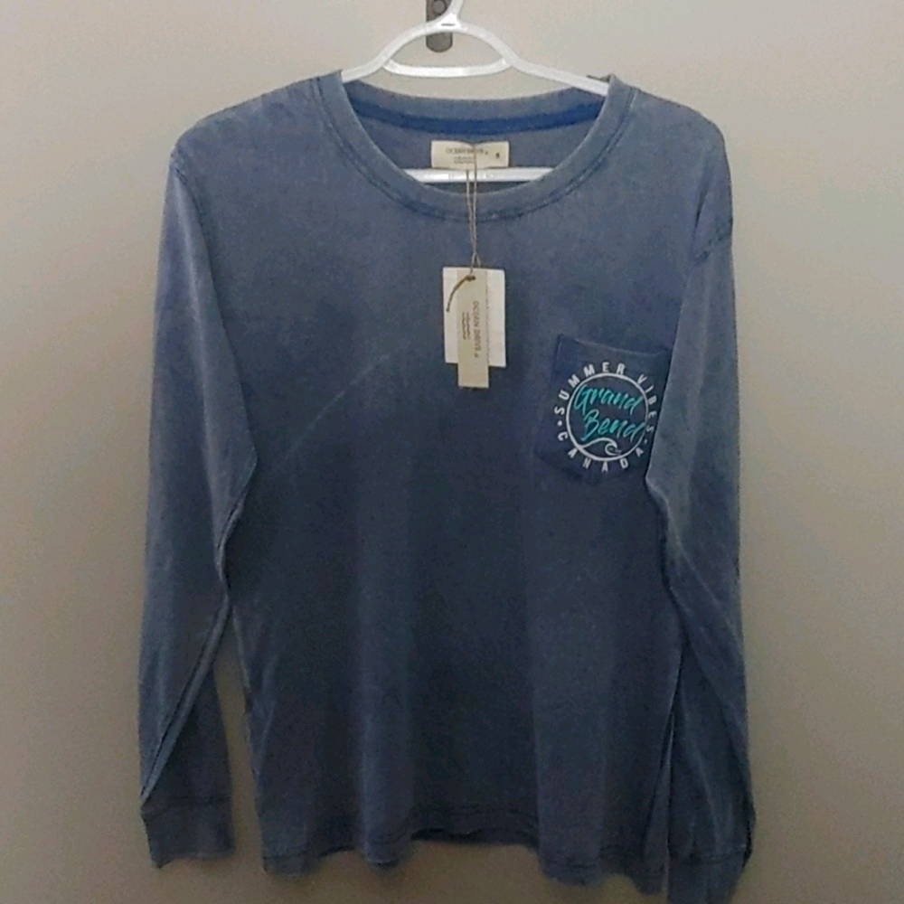 Beachy long sleeve shirt